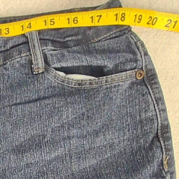 Cato Women's Medium Rise Classic Straight Leg Denim Blue Jeans Size 18W - Picture 7 of 12